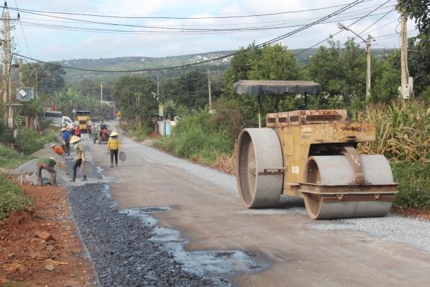 Cải tạo và mở rông tuyến đường liên xã: Ea Hiao - Dliê Yang